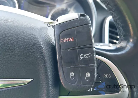 2016 Chrysler 200 Limited z USA, uszkodzony, nr VIN 1C3CCCAB1GN131526